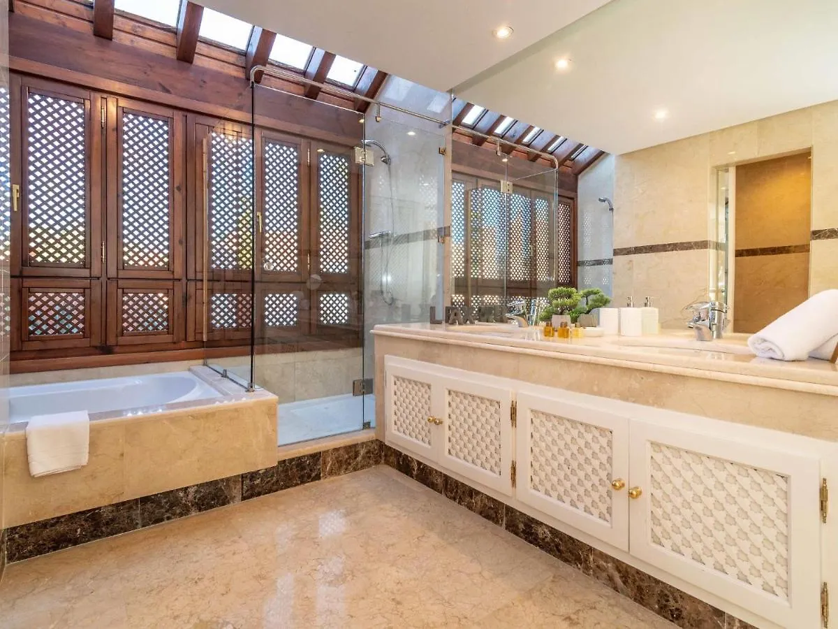 Дом отдыха Вилла Vacation Marbella I La Alzambra Peaceful Hideaway With Sea Views Испания